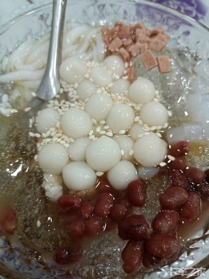 太热了来碗小汤圆冰粉