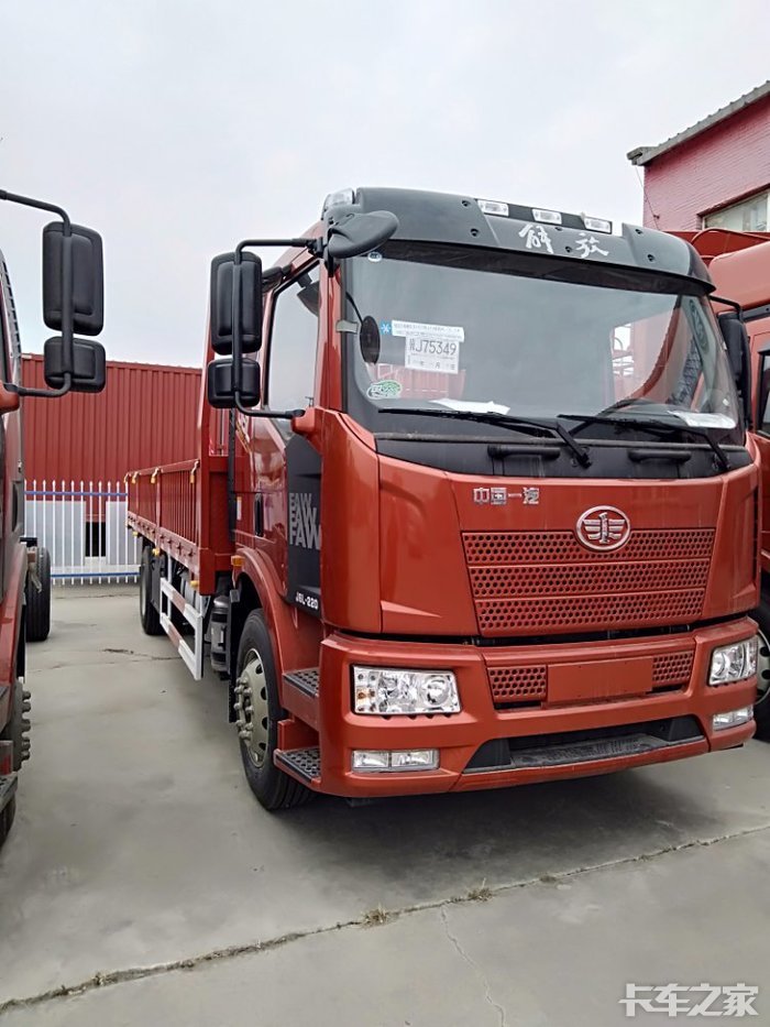 一汽解放j6l68米载货220马力11