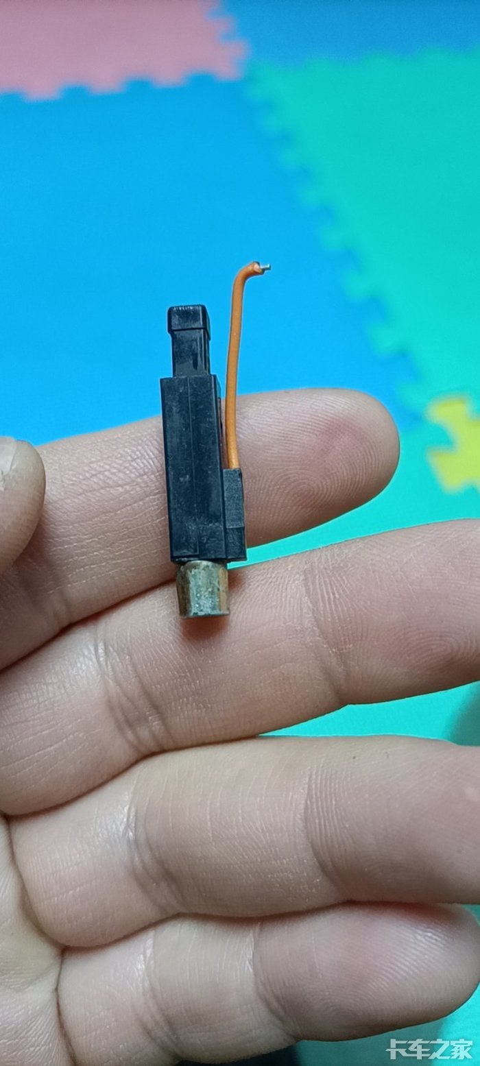 就这个打火机拆下来的电火花小时候就用他