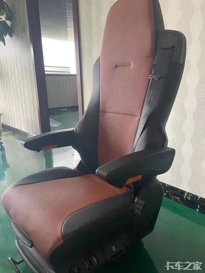 汕德卡航空精品座椅