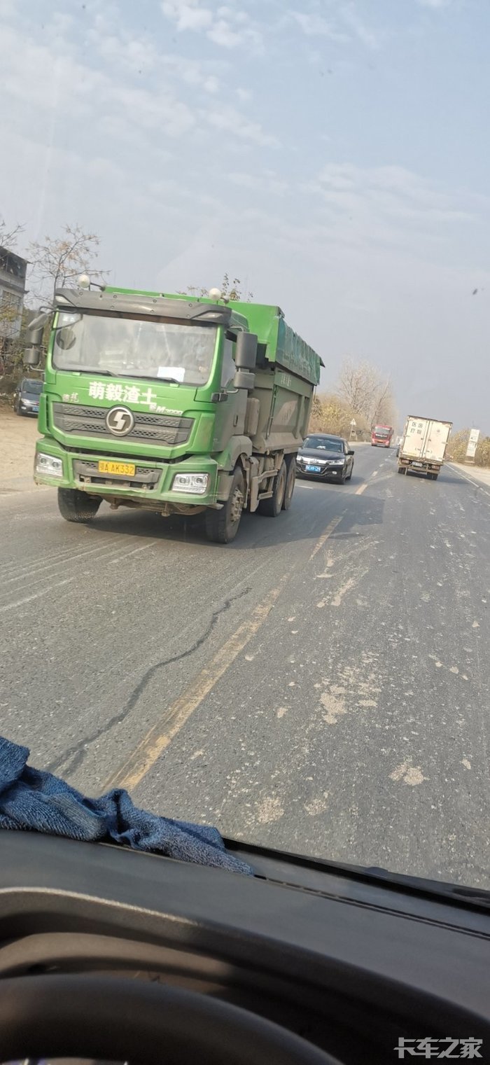 綠色低碳陝汽德龍後八輪泥土車