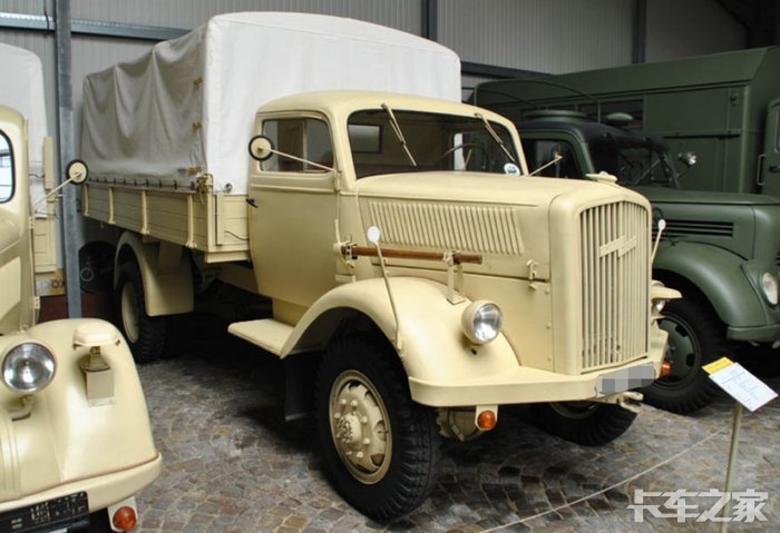 欧宝闪电战6700a越野卡车来自通用公司的德国子公司