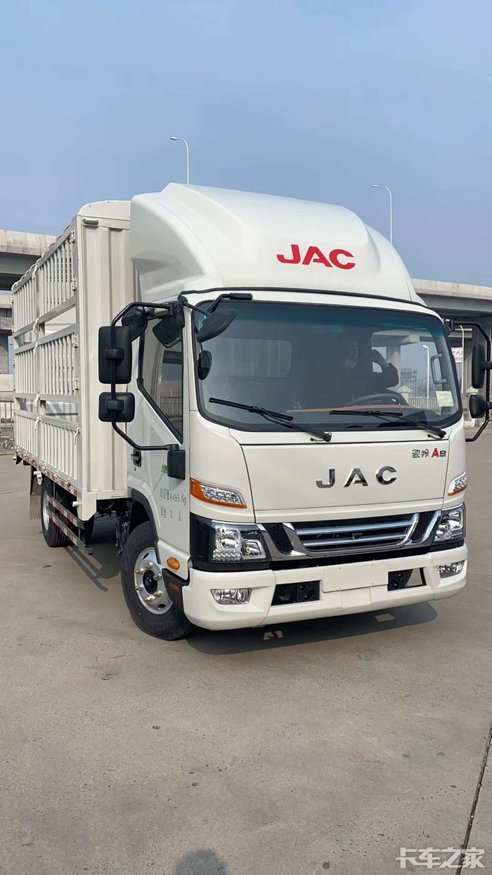 骏铃a8宽体仓栅走1台