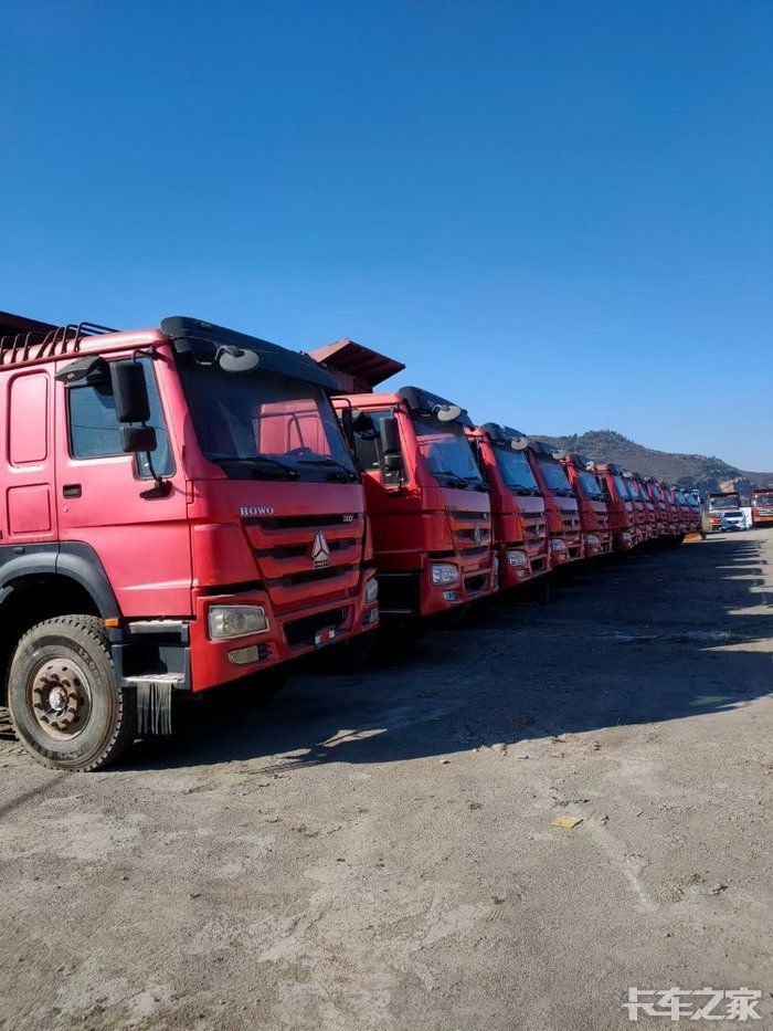 工地完工下來300多臺豪沃無戶後八輪,車 _ 卡車之家論壇