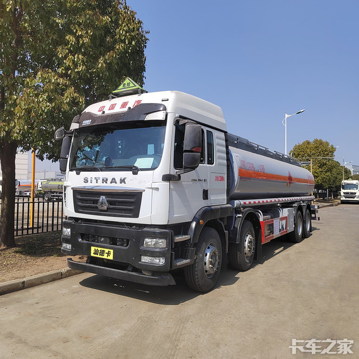 重汽油罐车汕德卡油罐车前四后八油罐车