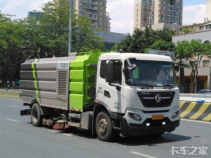 东风天锦kr230洗扫车