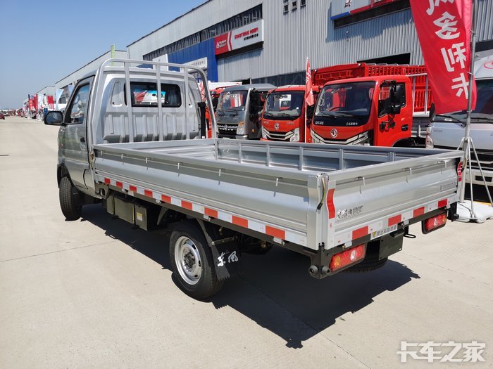 今儿个真高兴东风小霸王w08提车