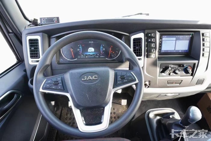 江淮威铃k5中体3人座冷藏车新品上市