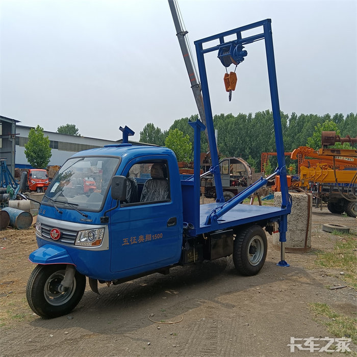 三轮车龙门架下葬车